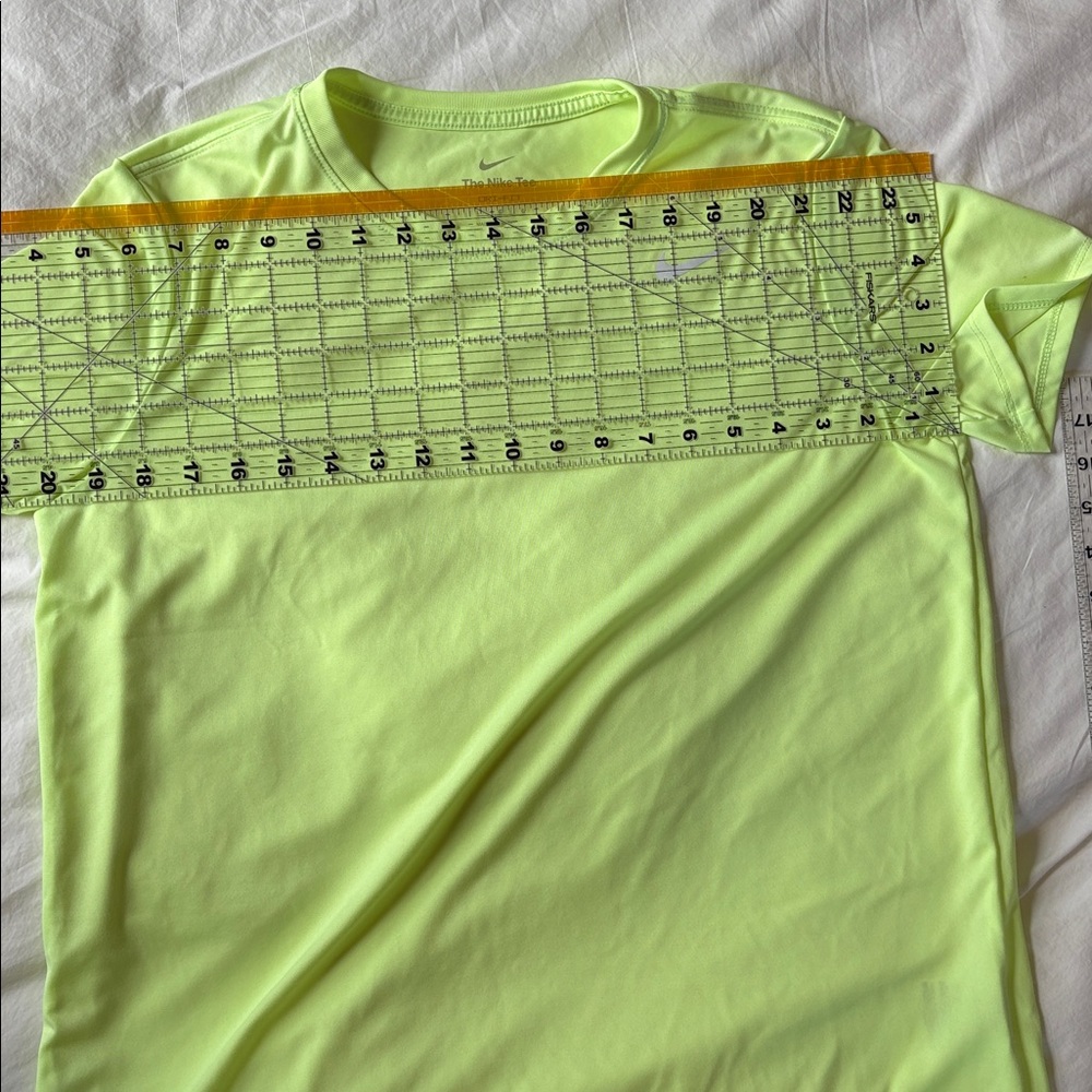 Nike Women’s “The Nike Tee” - Picture 2 of 4